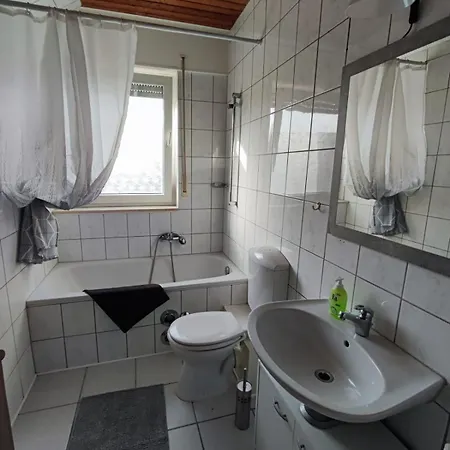 Ubytování v soukromí Dreibettzimmer Mit Gemeindschaftsbad