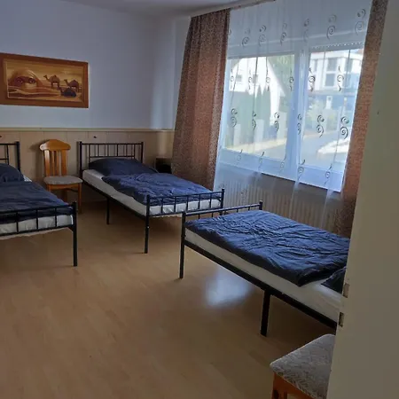 Dreibettzimmer Mit Gemeindschaftsbad