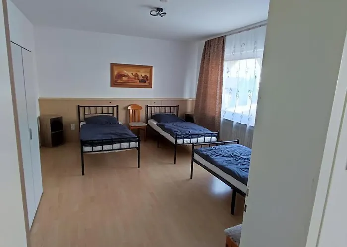 Dreibettzimmer Mit Gemeindschaftsbad