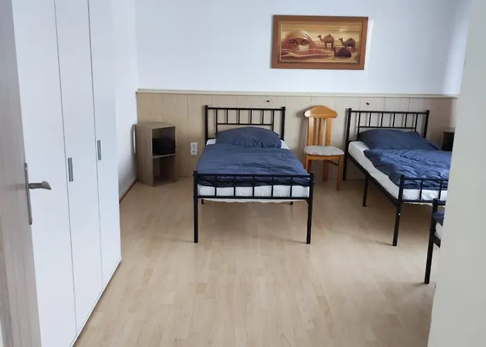 Dreibettzimmer Mit Gemeindschaftsbad *